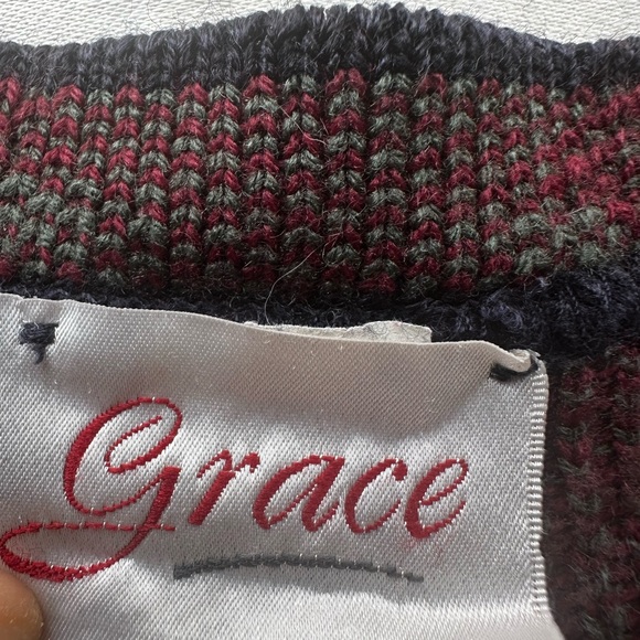 Vintage Patchwork Knit Sweater with Floral Patterns - Picture 5 of 10